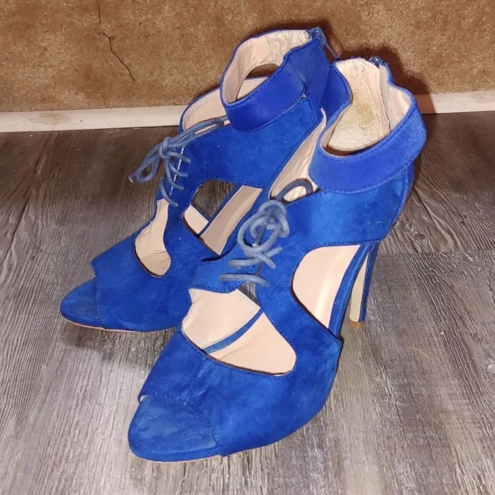 Shoe dazzle royal blue  lace up ankle strap 4.5" heels Sz 8.5